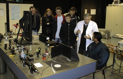 Visite organisée au Centre d'application des Lasers de Flandres Artois en 2001.